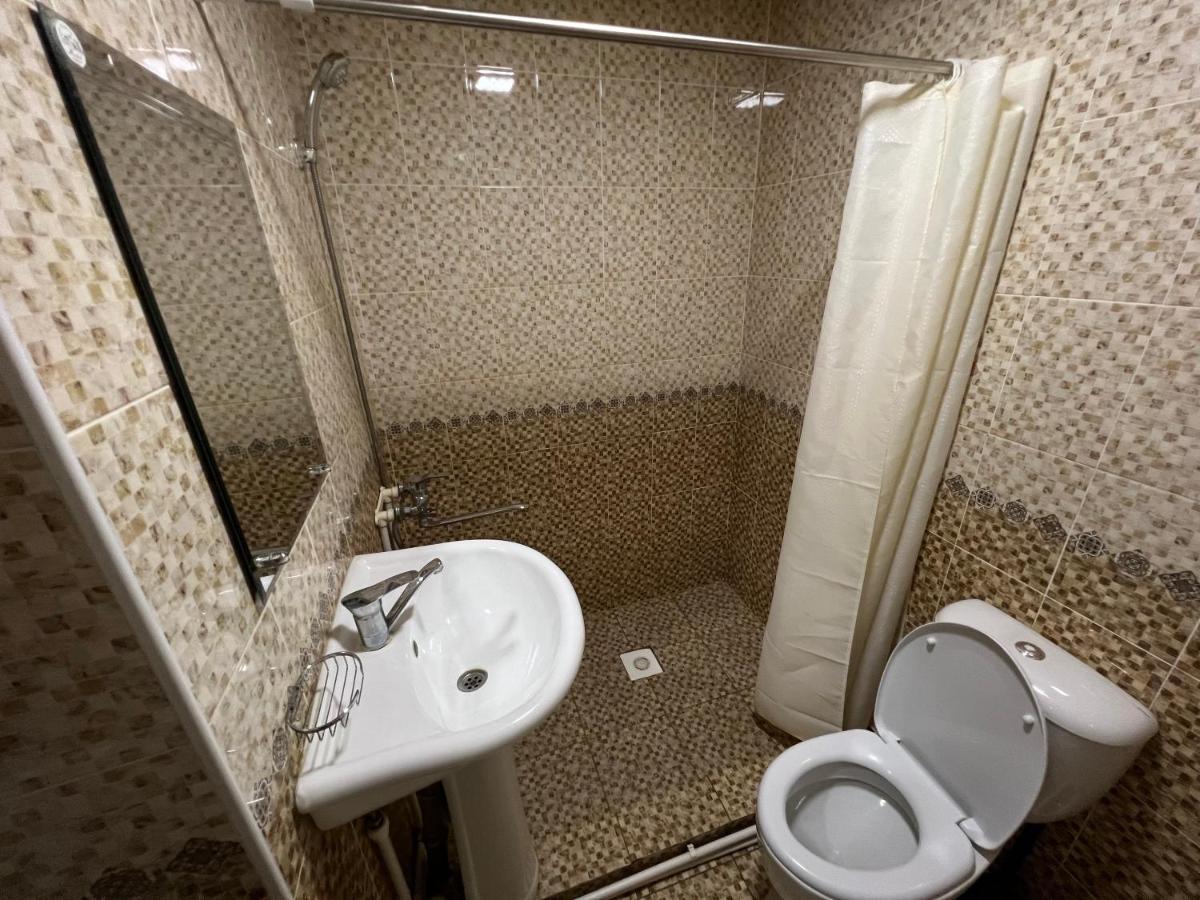 בוקורו Dilnura Guest House מראה חיצוני תמונה