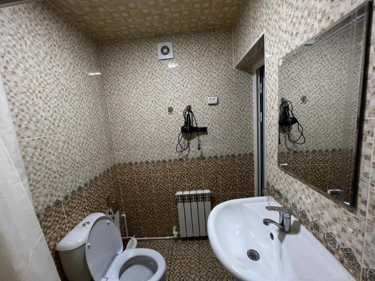 בוקורו Dilnura Guest House מראה חיצוני תמונה