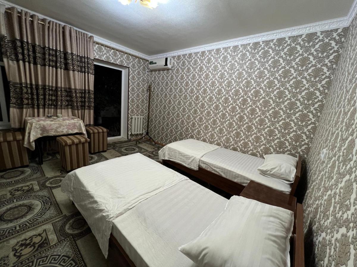 בוקורו Dilnura Guest House מראה חיצוני תמונה